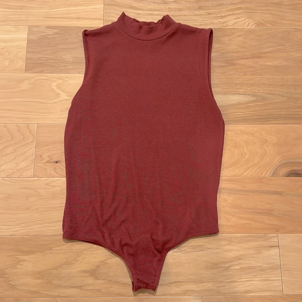 Gianni Bini Mock Neck Bodysuit Burgundy Maroon Fan Faves NWT Small